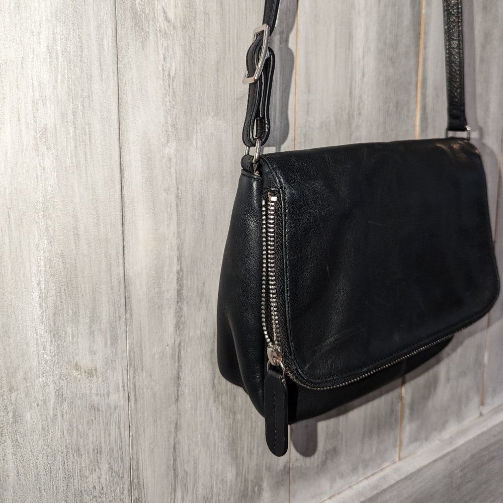 Margo New York Natalie Zip Flap Crossbody leather - Picture 4 of 11